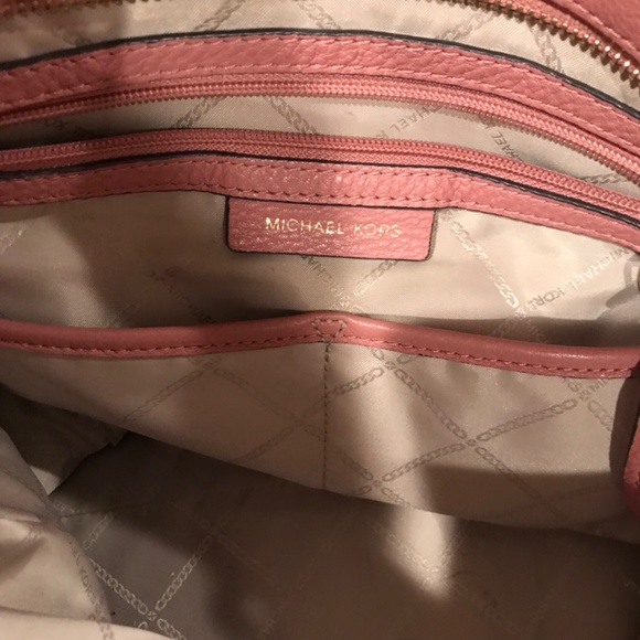 MK purse - Picture 2 of 3